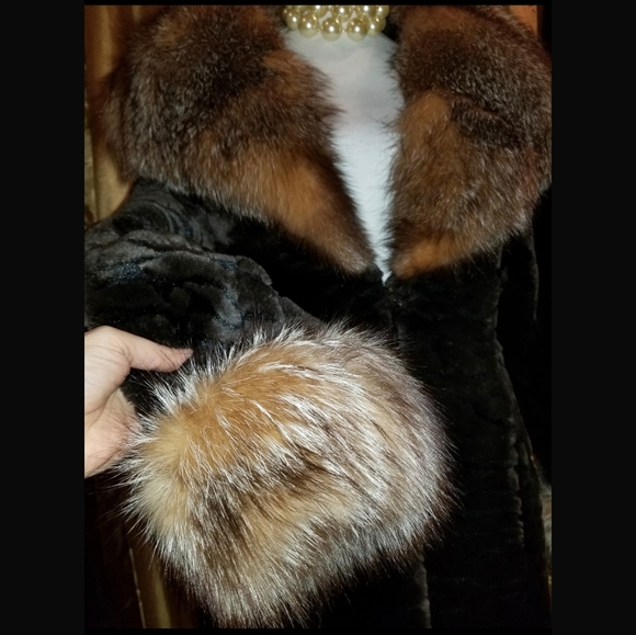 Coat - Picture 2 of 5
